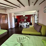Brunette Beauties & Sinemorets Guest house 3*