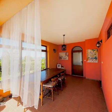 Brunette Beauties & Sinemorets Guest house
